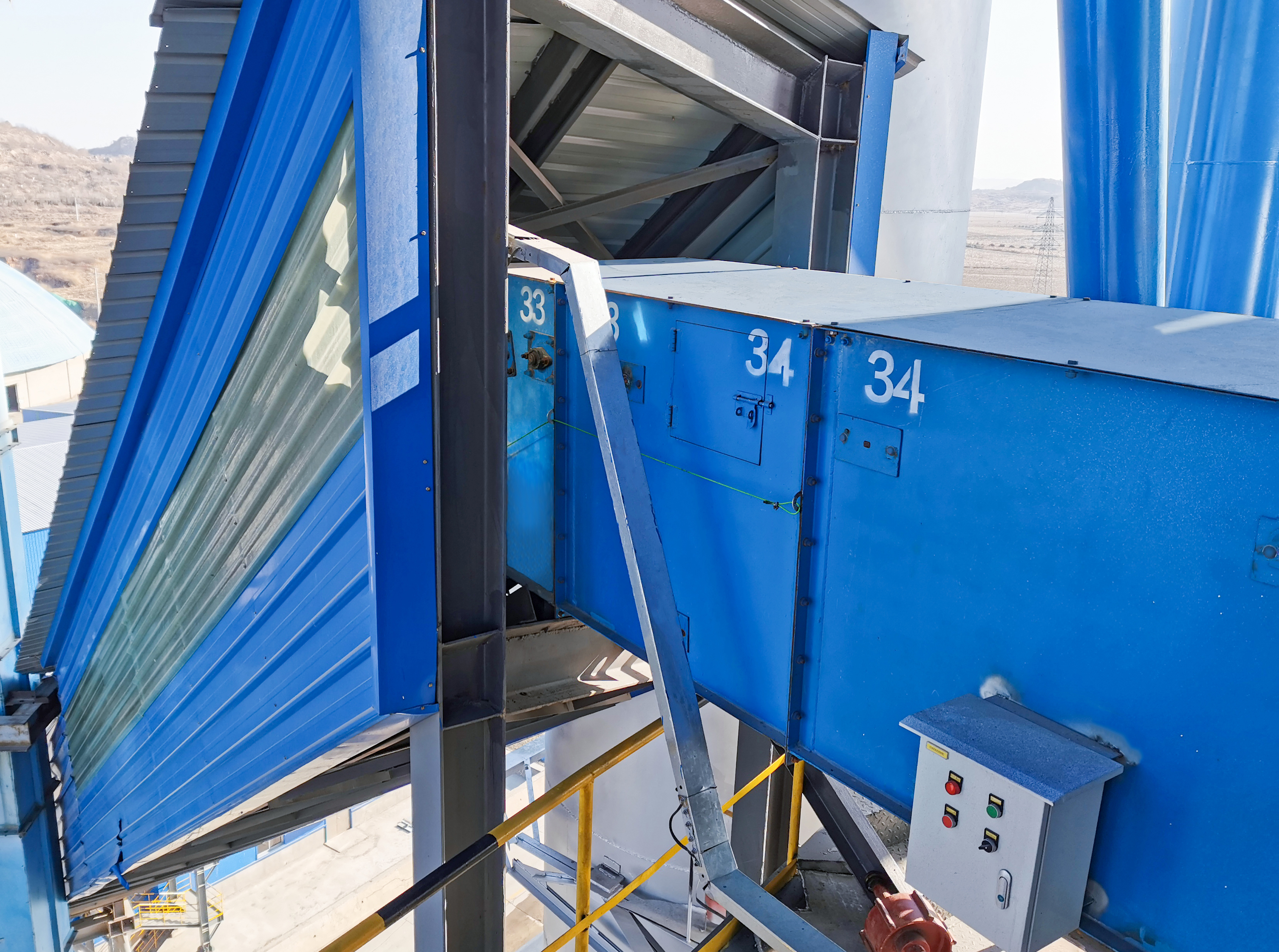  一臺(tái)大傾角皮帶機(jī)需要多少錢呢？